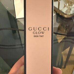 Gucci Glow Skin Tinted Moisturizer w Hyaluronic Acid